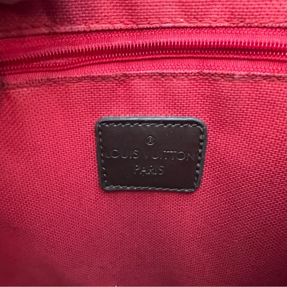 Large Louis Vuitton purse - Picture 12 of 12